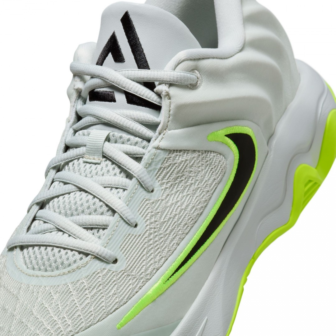 NIKE GIANNIS IMMORTALITY 4 FQ3680-007 Silver