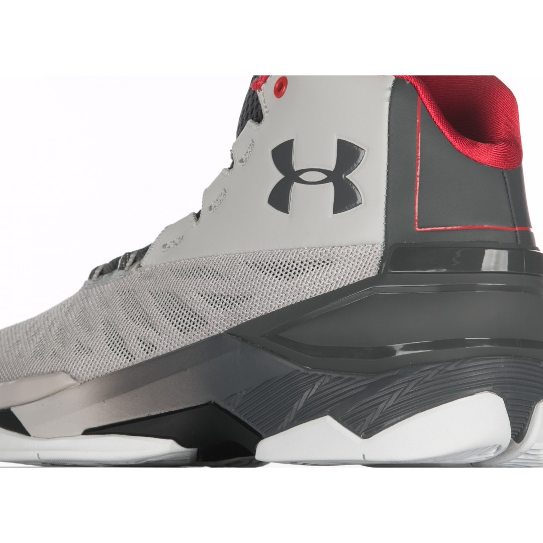 UNDER ARMOUR LONGSHOT 1286382-289 White