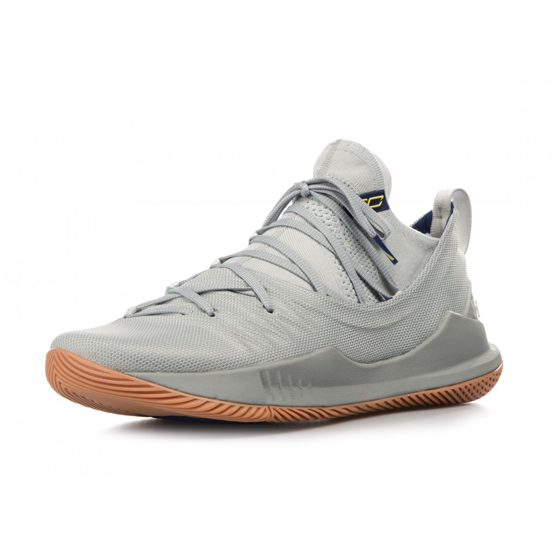 UNDER ARMOUR CURRY 5 3020657-105 Grey