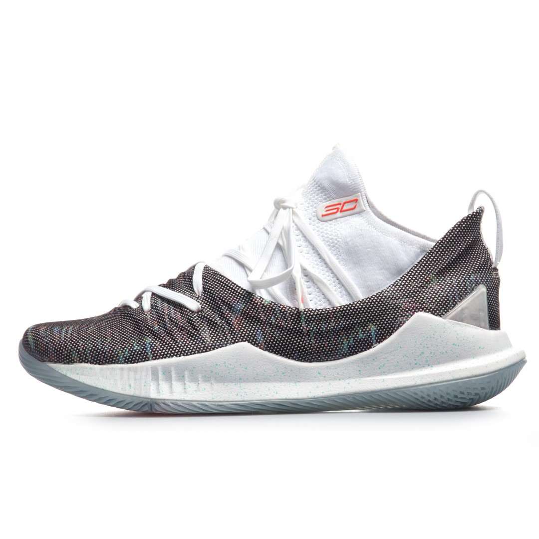 UNDER ARMOUR CURRY 5 3020657-107 Λευκό