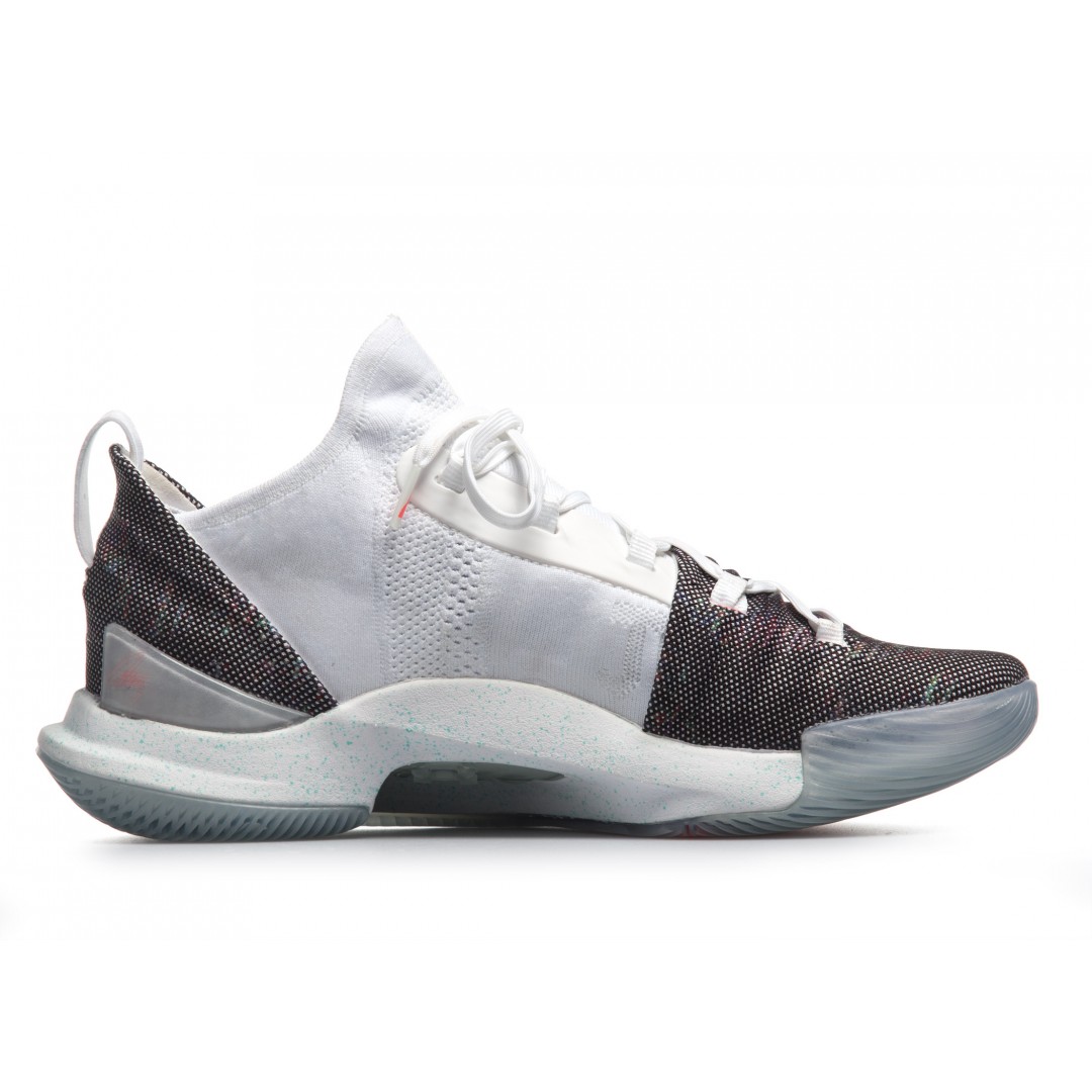 UNDER ARMOUR CURRY 5 3020657-107 Λευκό