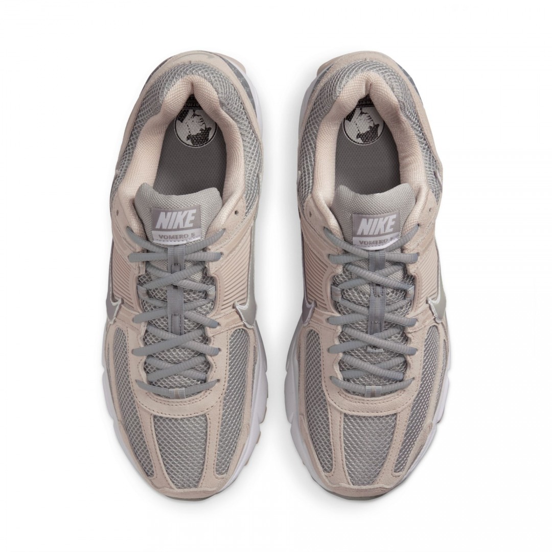 NIKE ZOOM VOMERO 5 HF1553-101 Beige