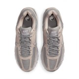 NIKE ZOOM VOMERO 5 HF1553-101 Beige Image 5