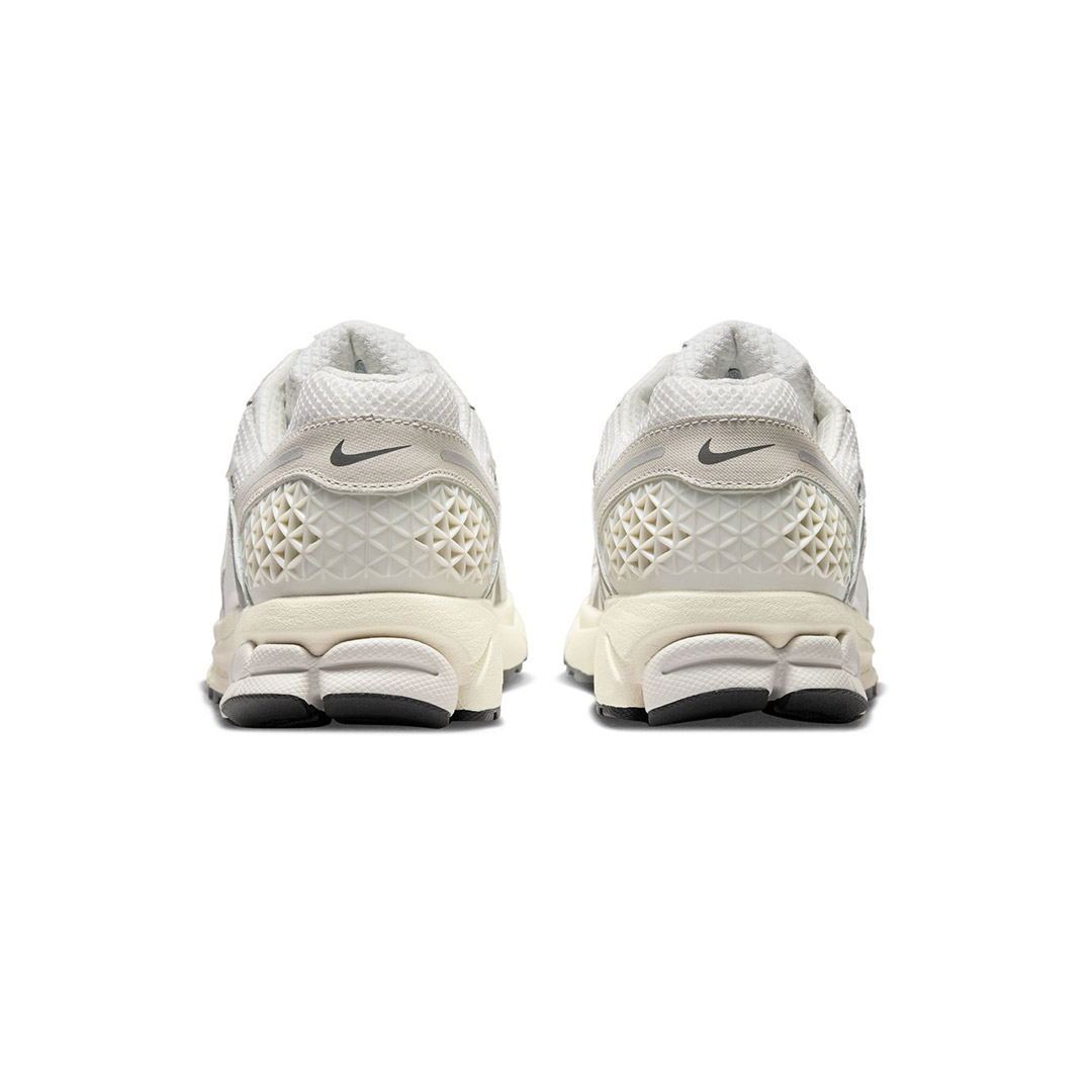 NIKE ZOOM VOMERO 5 SE HF0731-007 Grey