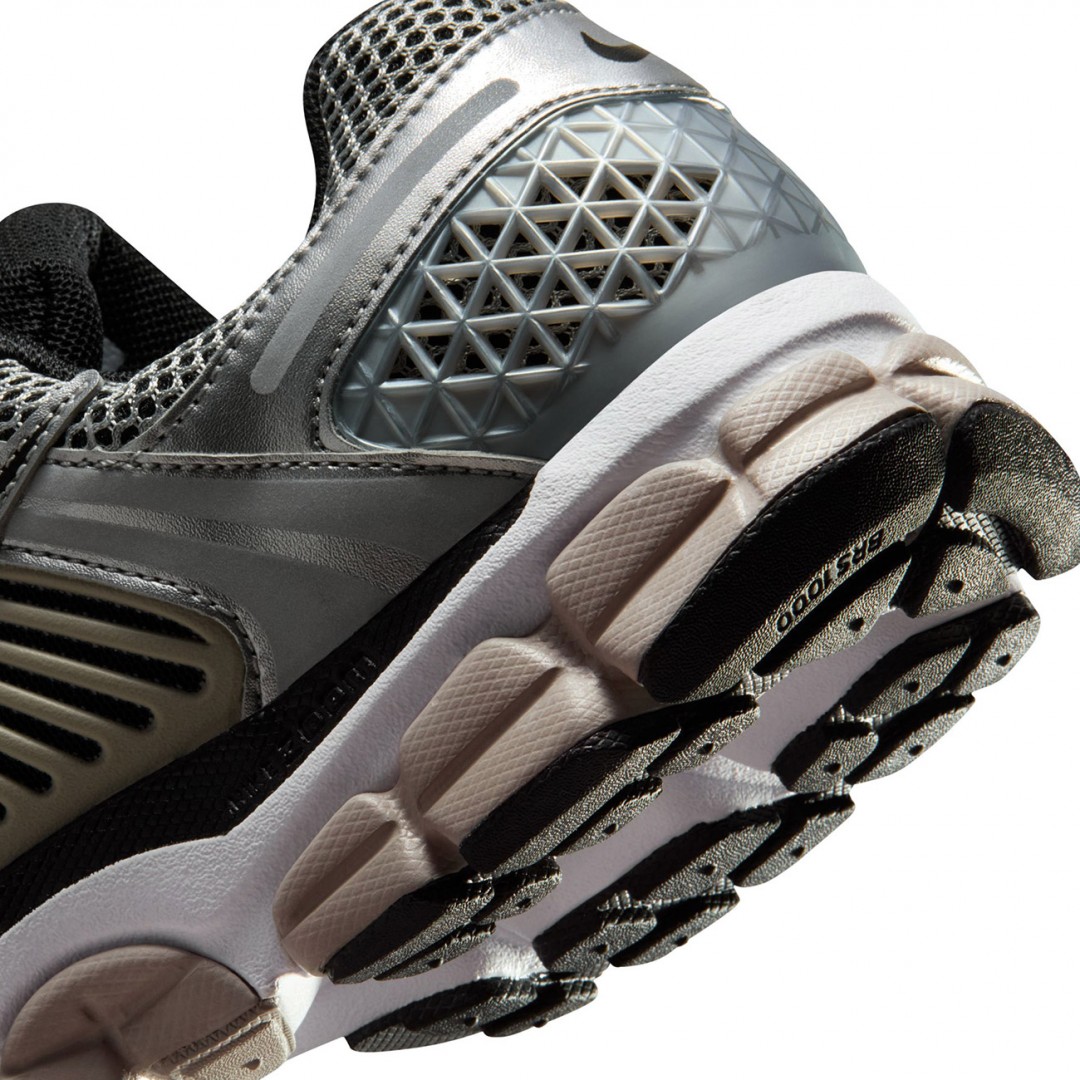 NIKE ZOOM VOMERO 5 FJ4151-007 Grey