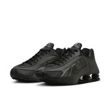NIKE SHOX R4 HQ1988-001 Black Image 1