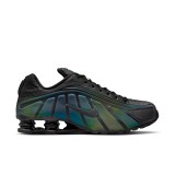 NIKE SHOX R4 SE IM6596-001 Black Image 
