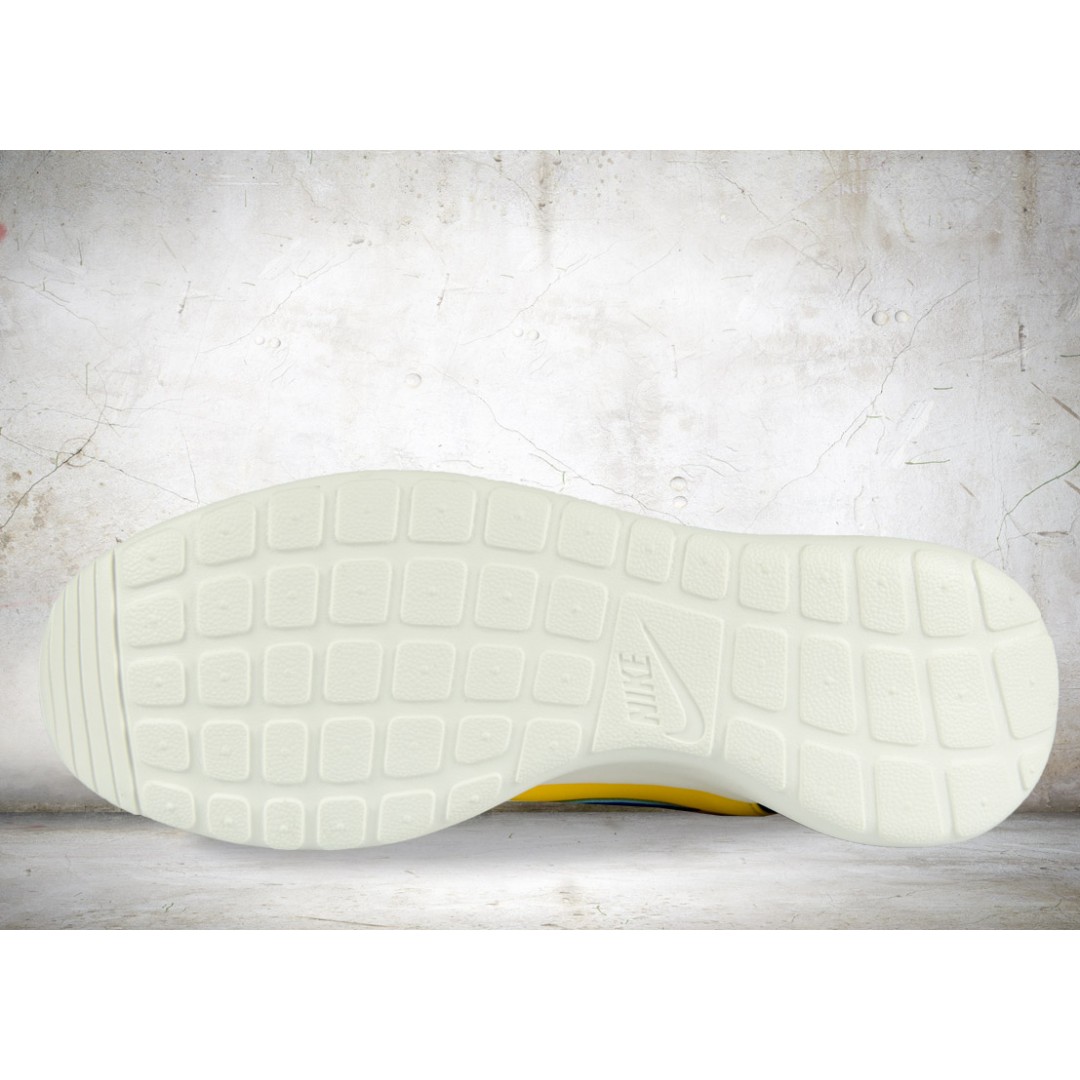 NIKE ROSHE ONE RETRO 819881-741 Yellow