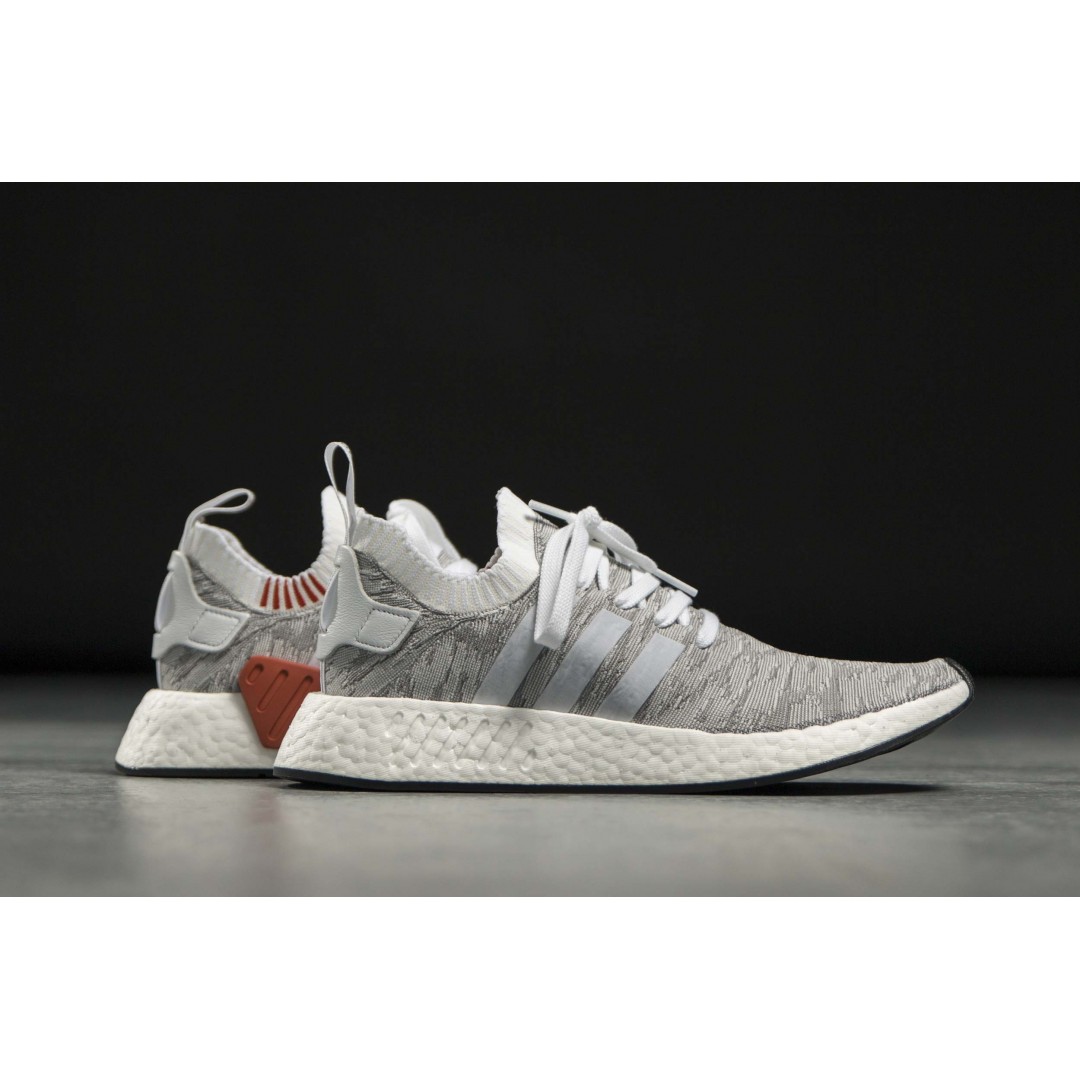 adidas gazelle silver green womens Adidas NMD R2 Primeknit White Black main image 0