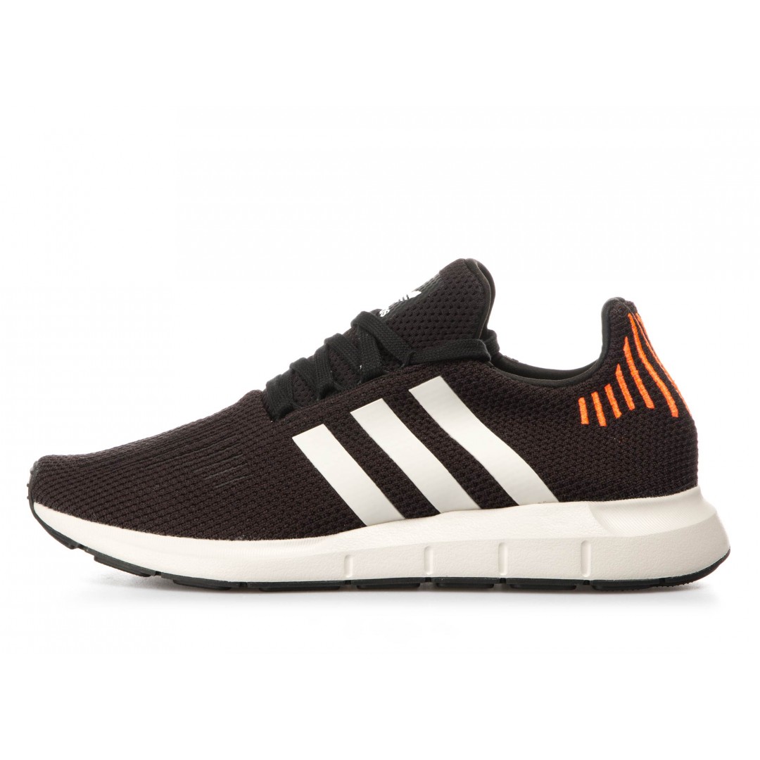 adidas Originals SWIFT RUN B37730 Black