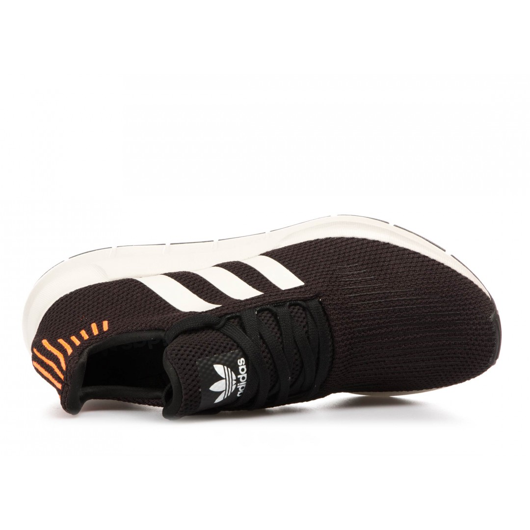 adidas Originals SWIFT RUN B37730 Black