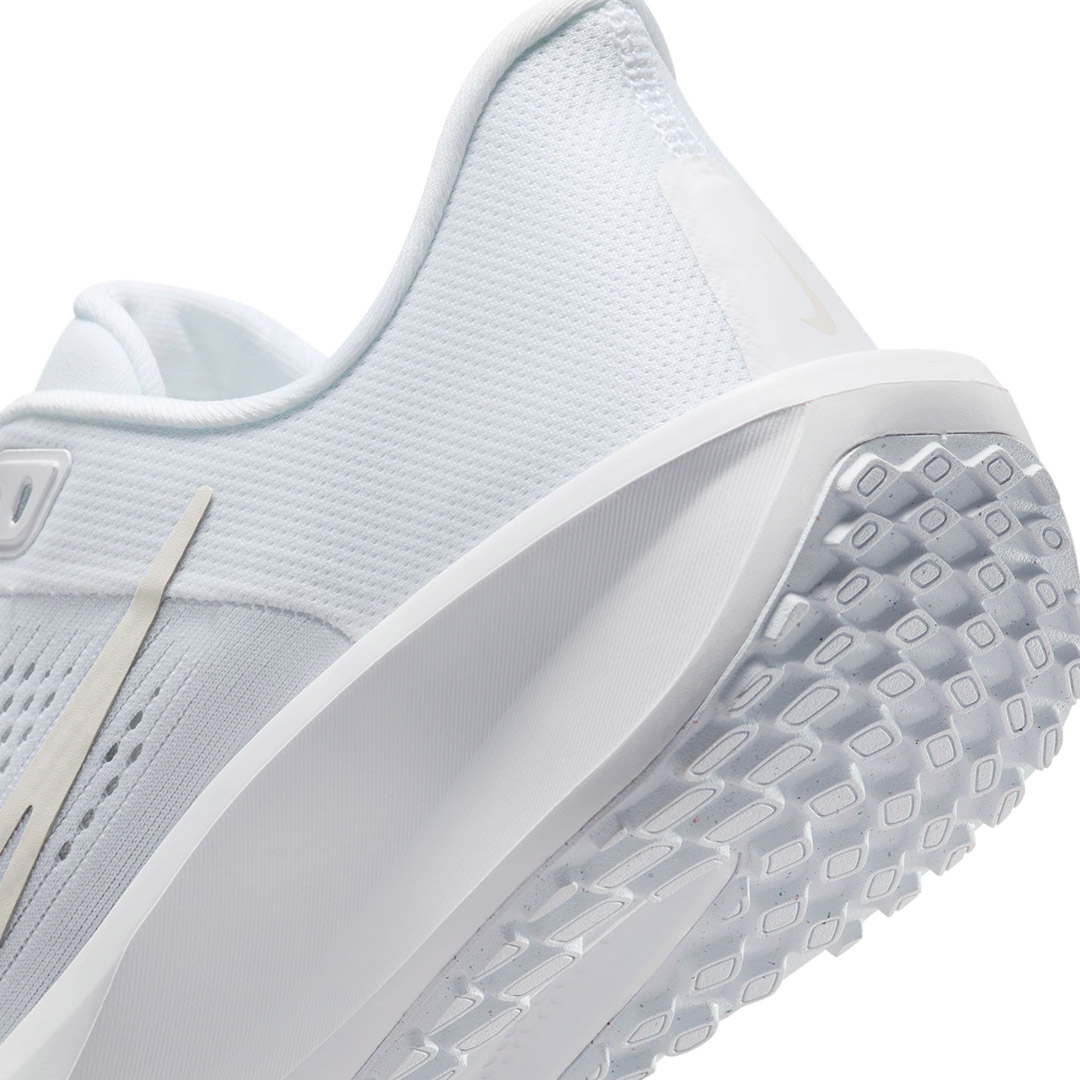 NIKE QUEST 6 FD6034-106 Λευκό