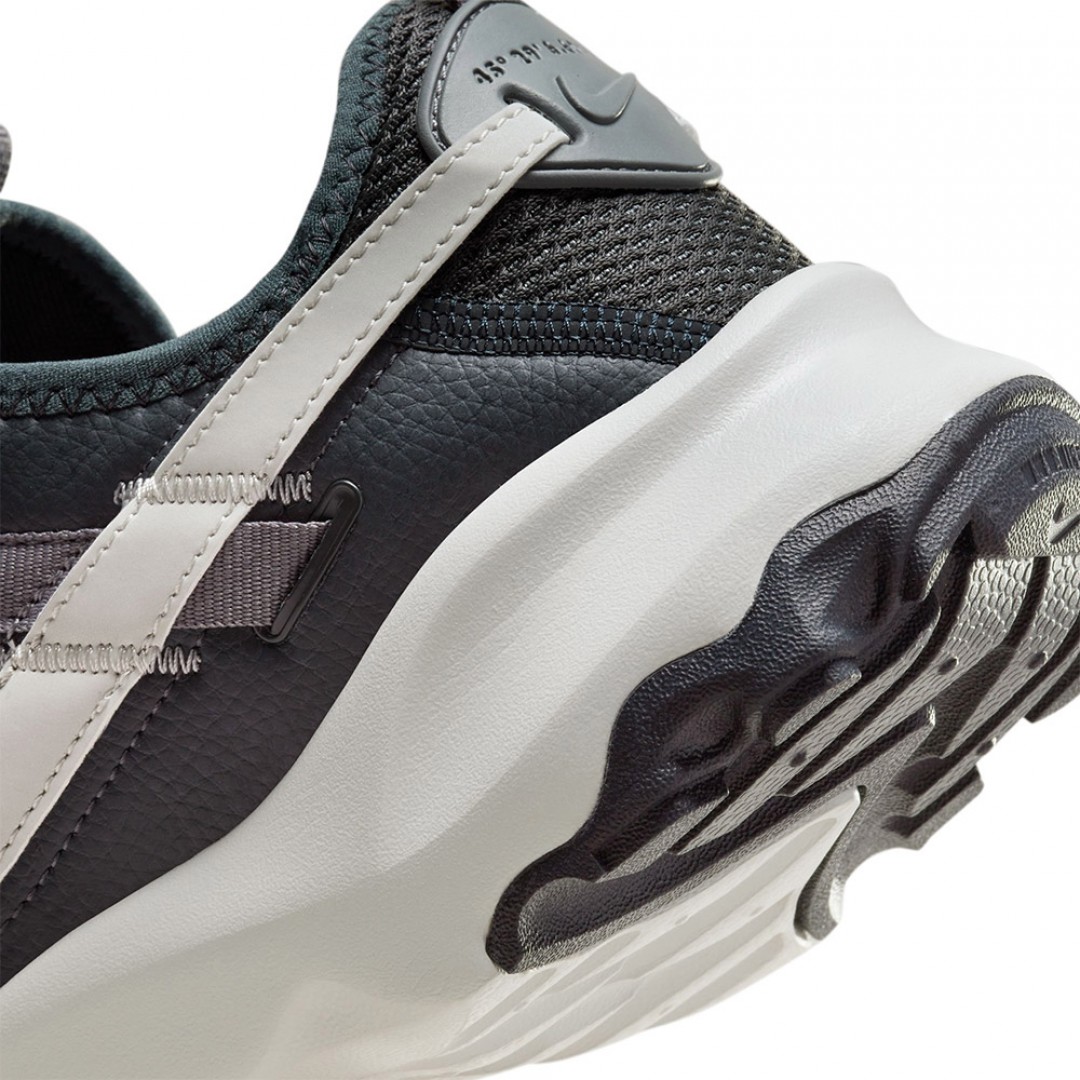 NIKE TC 7900 DD9682-001 Coal