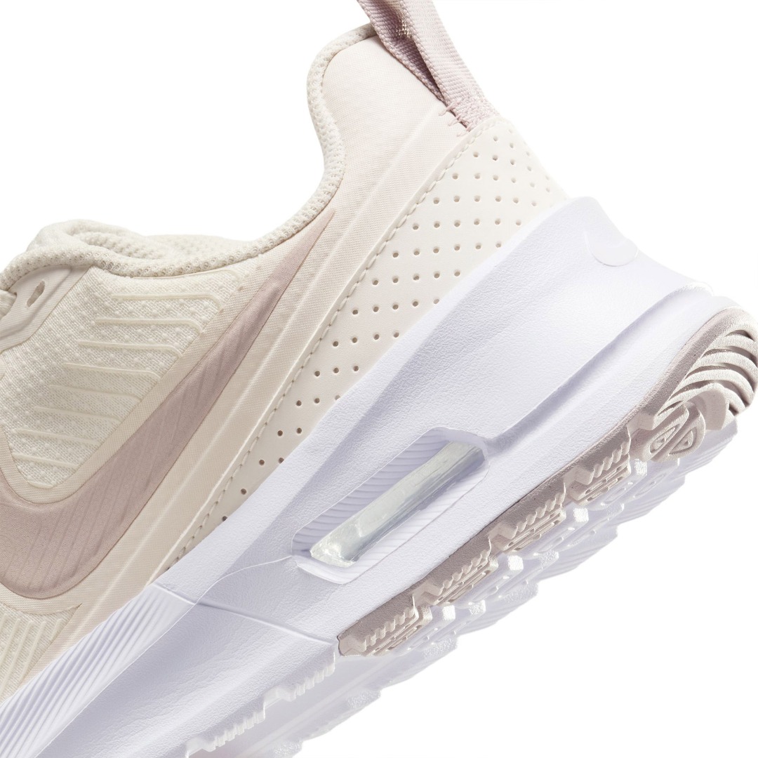 NIKE W AIR MAX NUAXIS HF1233-102 Λευκό