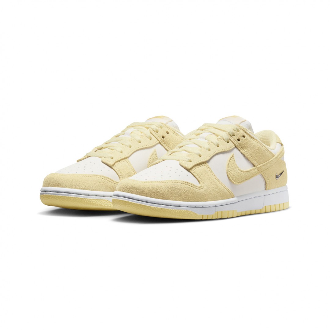 NIKE DUNK LOW IO4244-104 Yellow
