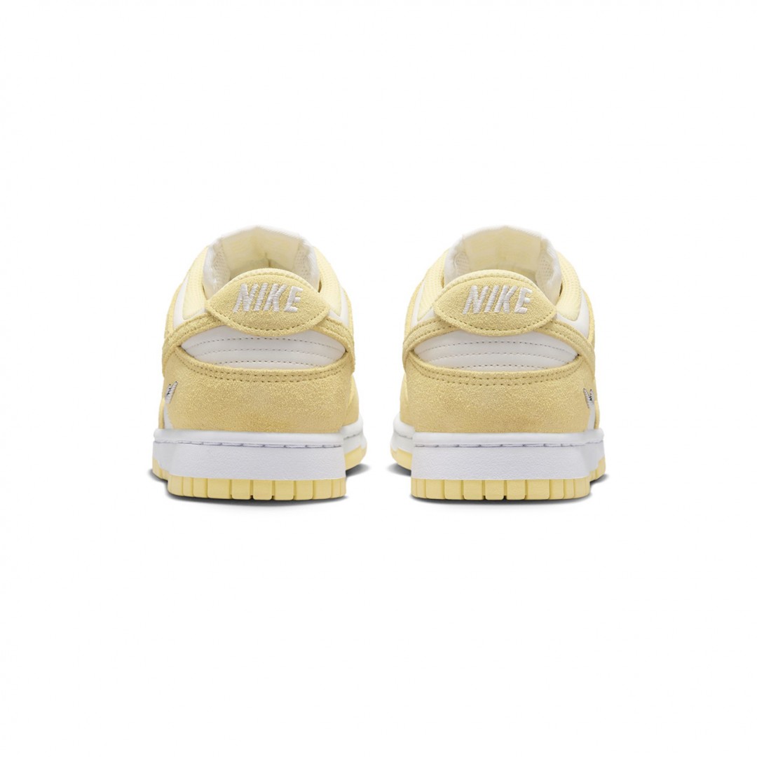 NIKE DUNK LOW IO4244-104 Yellow