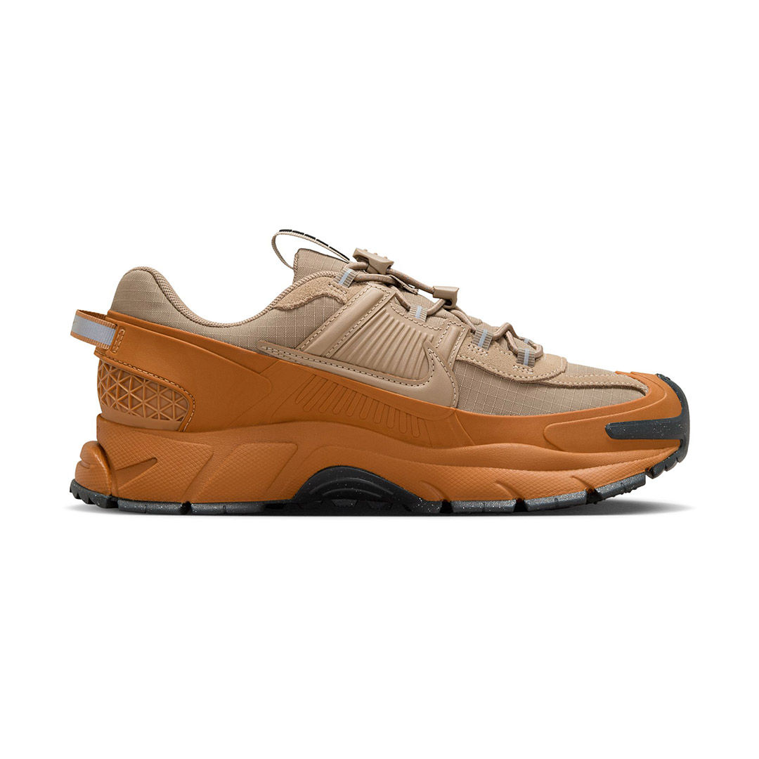NIKE W ZOOM VOMERO ROAM HQ2181-200 Μπέζ
