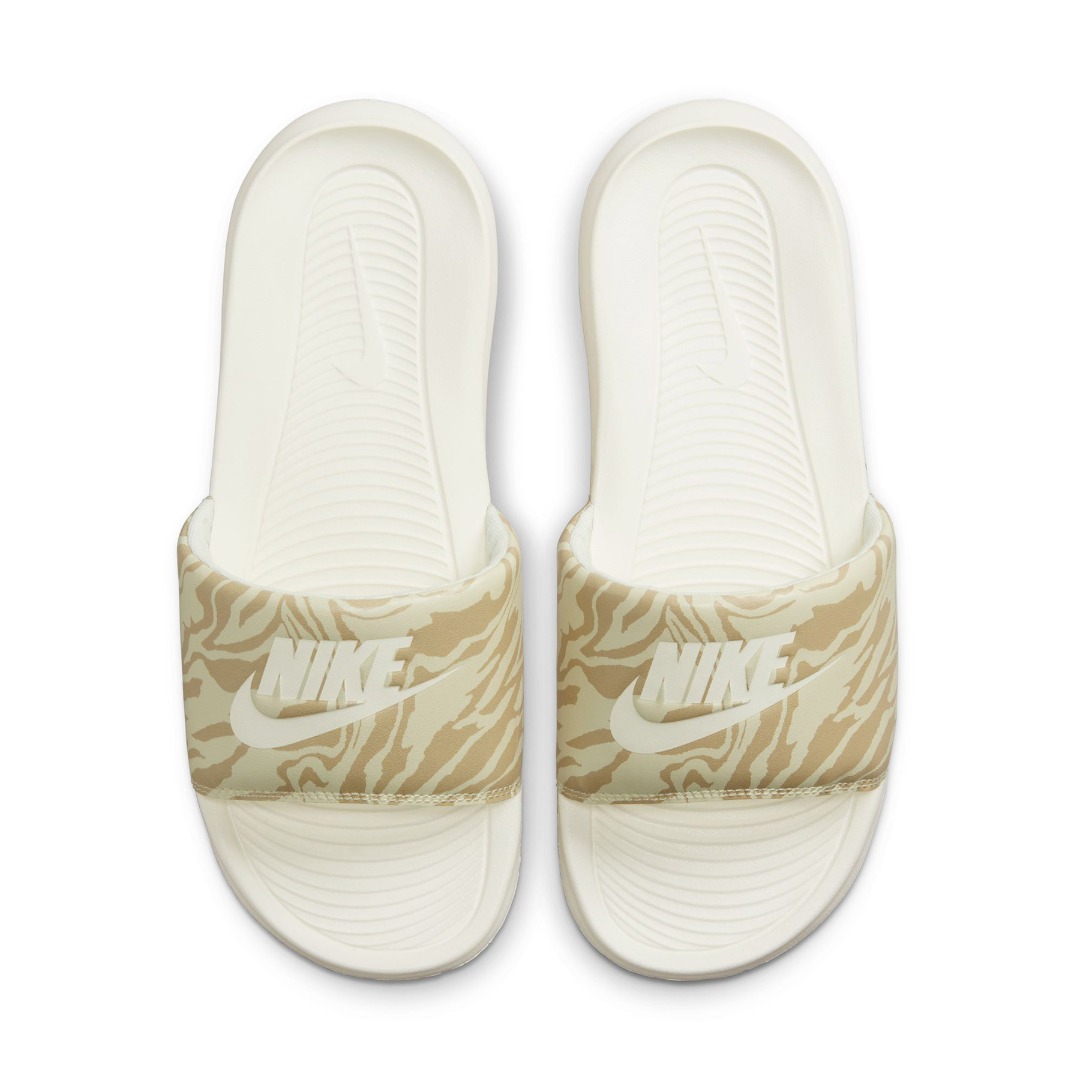 NIKE VICTORI ONE CN9676-105 Ecru