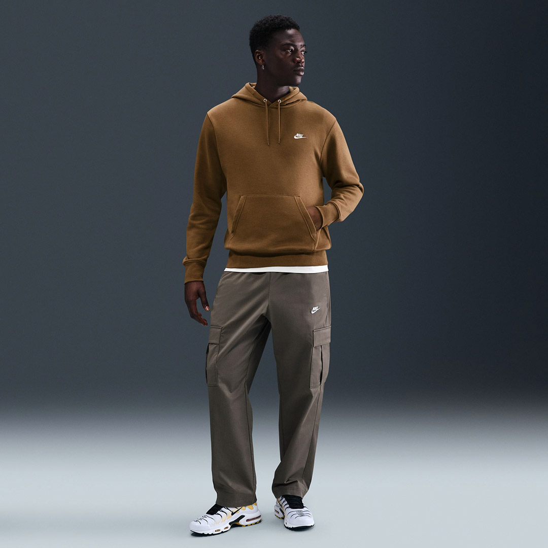 NIKE M NK CLUB HOODIE FN3859-235 Brown