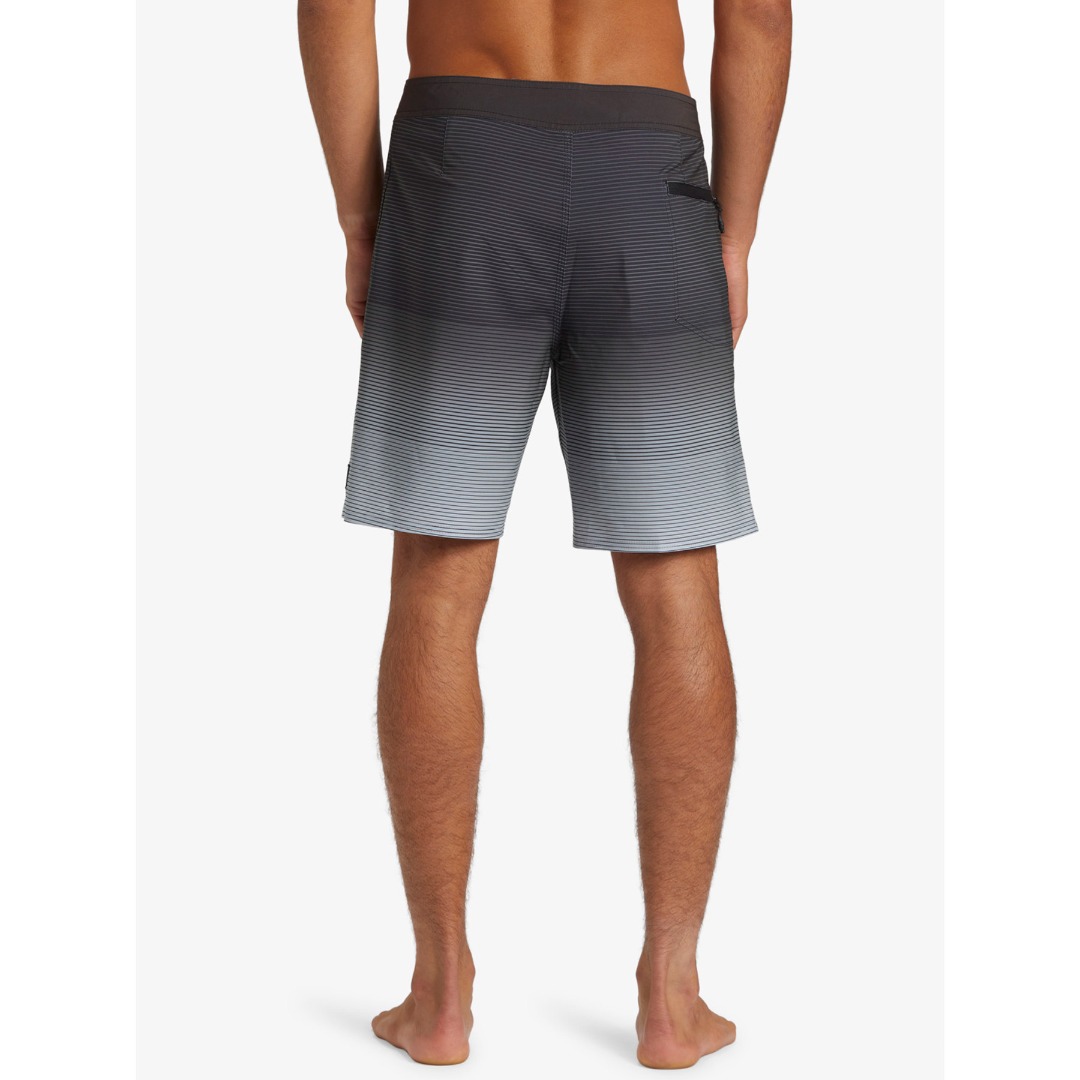 QUIKSILVER SURFSILK MASSIVE 18 AQYBS03651-KVJ6 Μαύρο