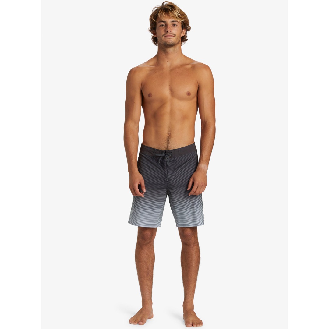 QUIKSILVER SURFSILK MASSIVE 18 AQYBS03651-KVJ6 Μαύρο