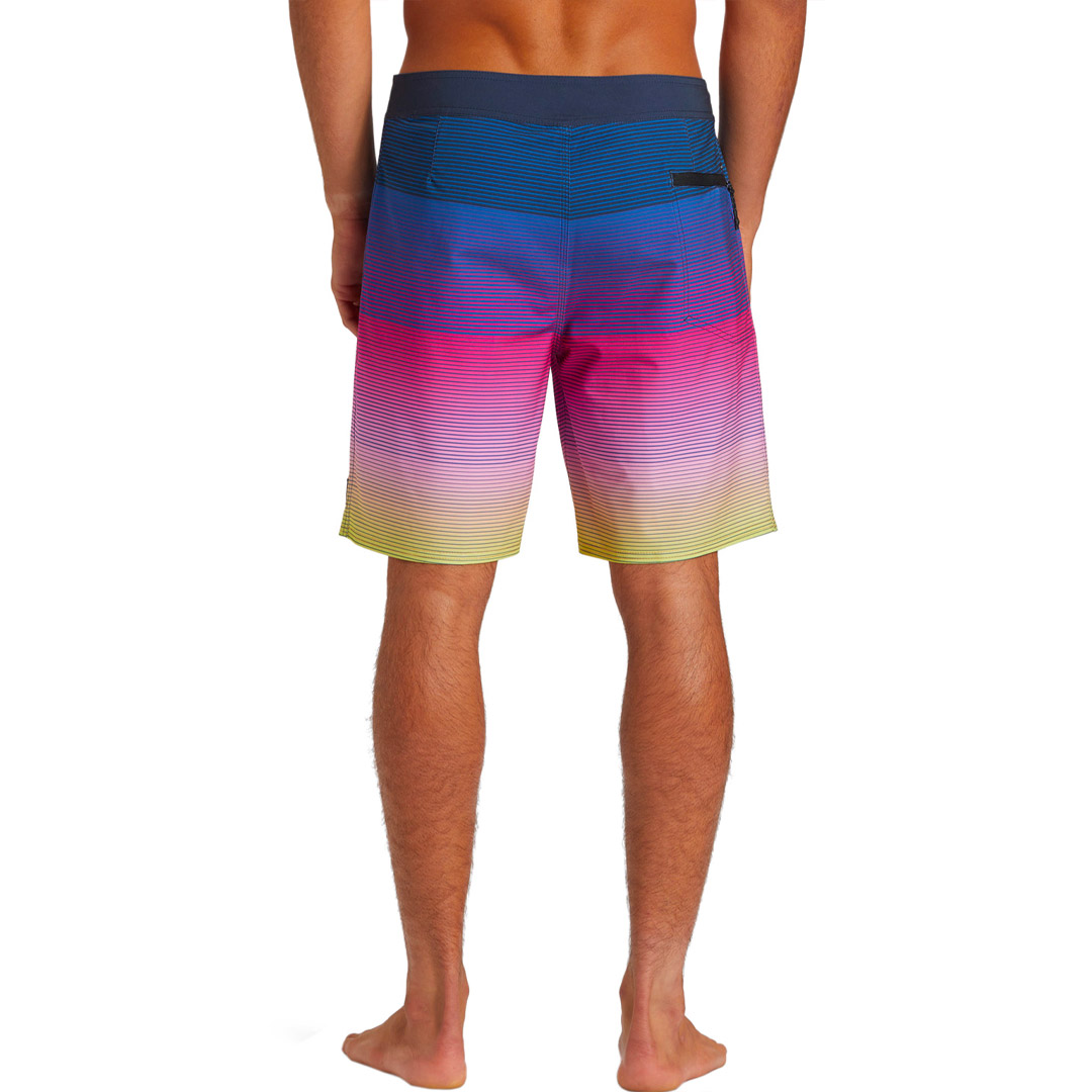 QUIKSILVER SURFSILK MASSIVE 18 AQYBS03651-KTP6 Colorful