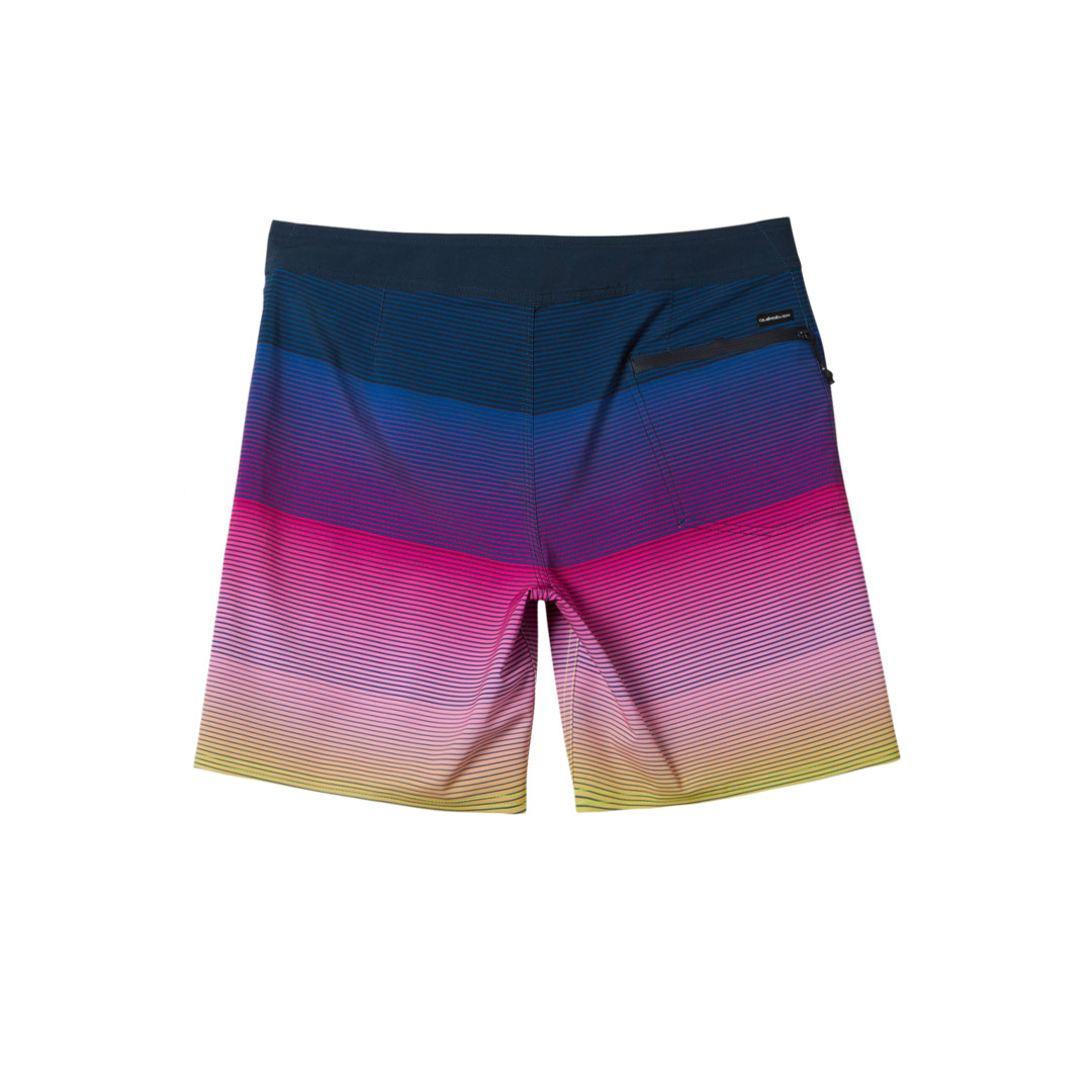 QUIKSILVER SURFSILK MASSIVE 18 AQYBS03651-KTP6 Colorful