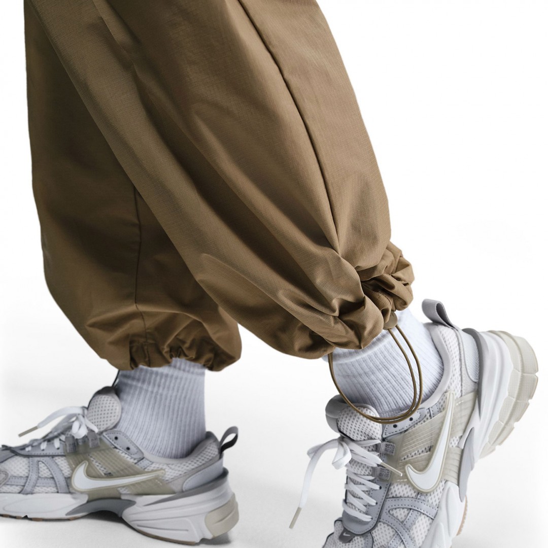 NIKE SPORTSWEAR EVERYTHING WOVENS HM6976-297 Beige