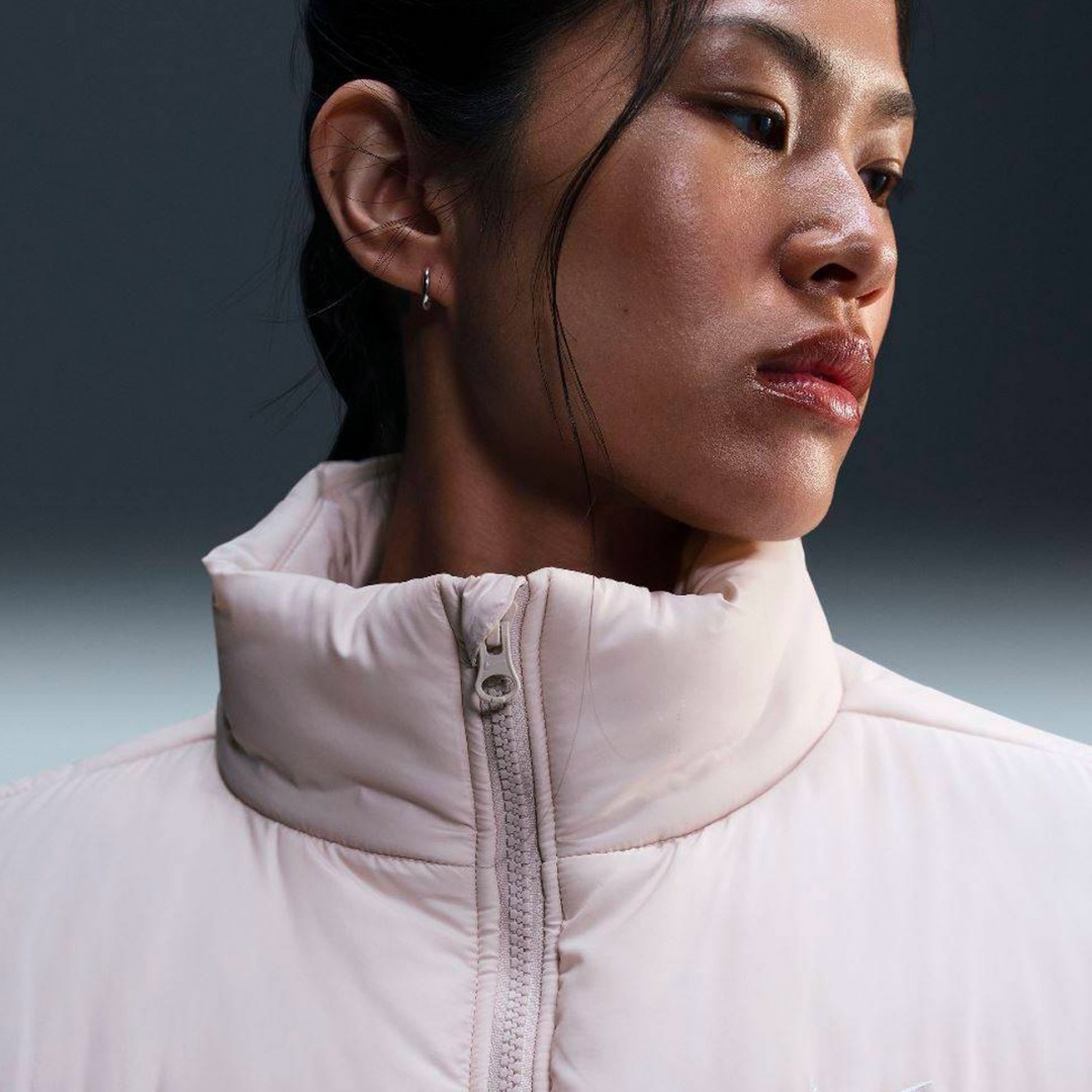 NIKE W NSW TF SYNFL NK CLSC VEST FZ5922-104 Ecru