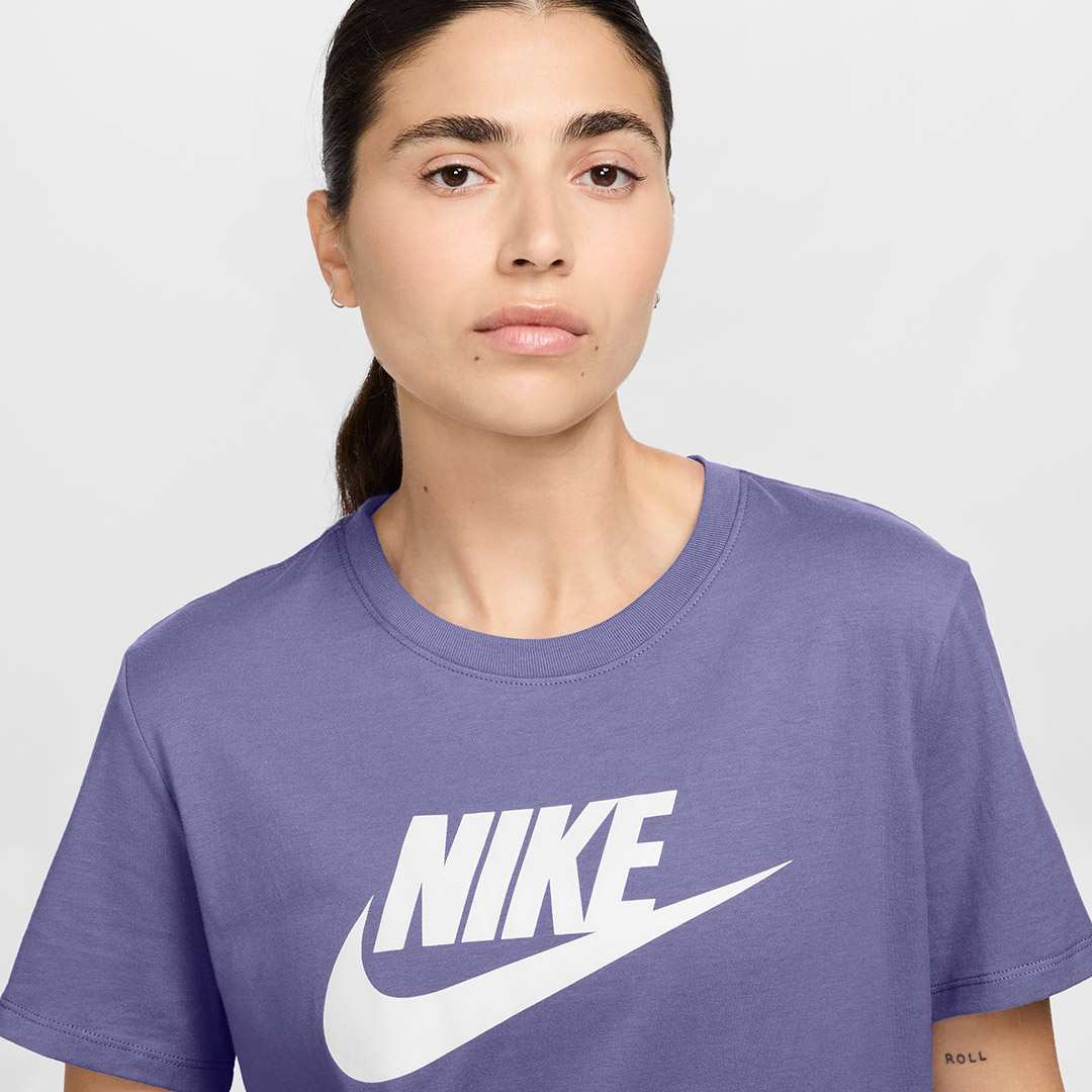 NIKE W NSW TEE ESSNTL ICN FTRA DX7906-527 Purple