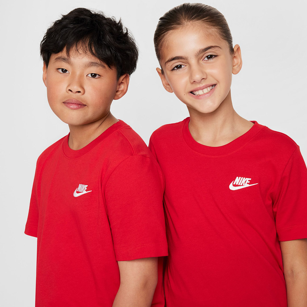 NIKE SPORTSWEAR  FZ5177-657 Red