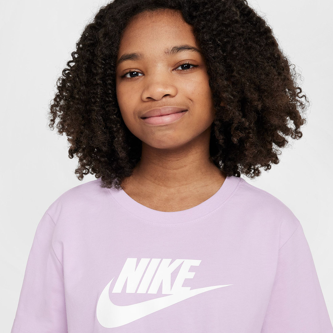 NIKE G NSW TEE CROP FUTURA HBR FZ5548-537 Λιλά
