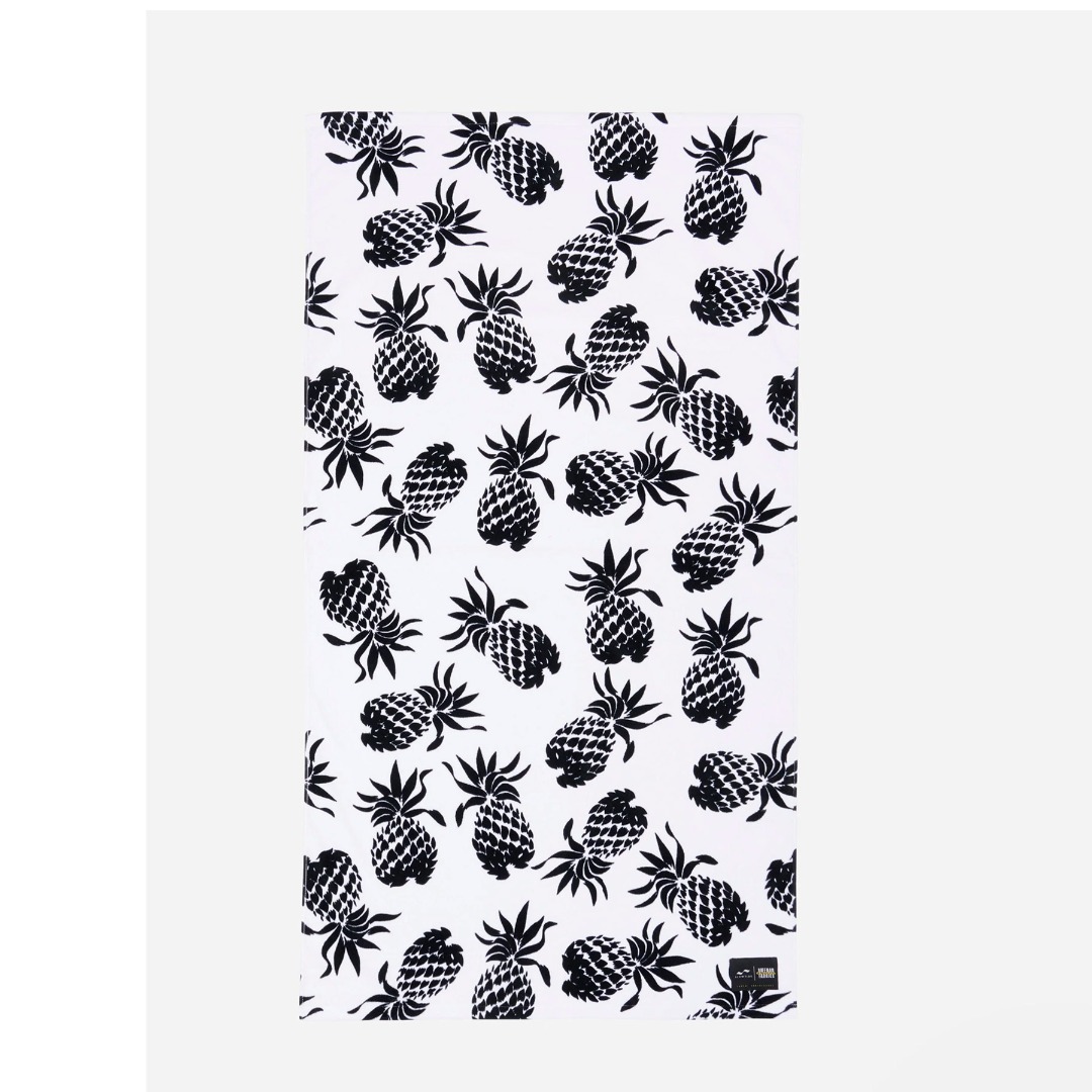 SLOWTIDE X HOFFMAN FABRICS PINEAPPS BEACH TOWEL STRP023-CREAM White