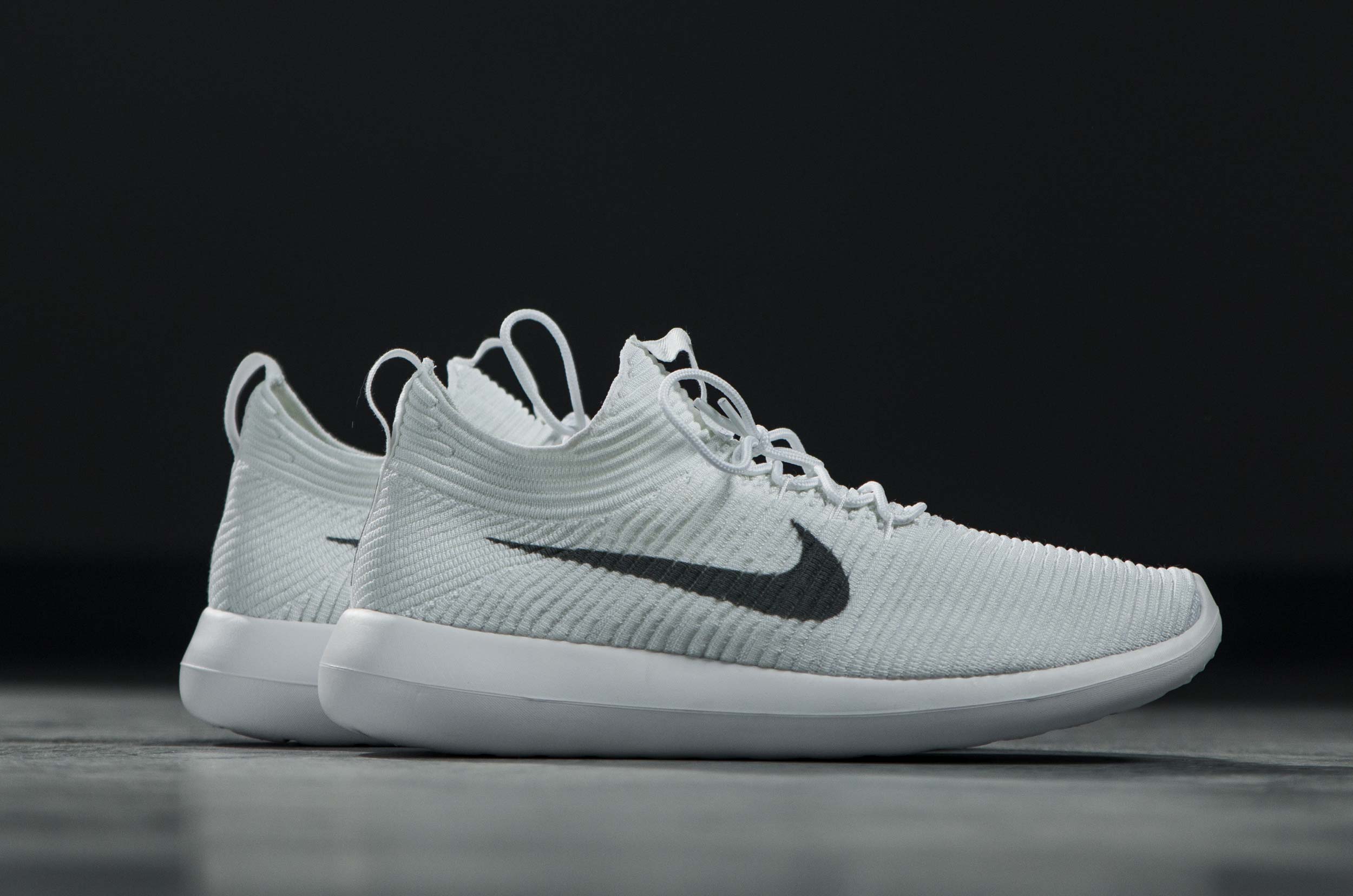 nike roshe flyknit v2 white