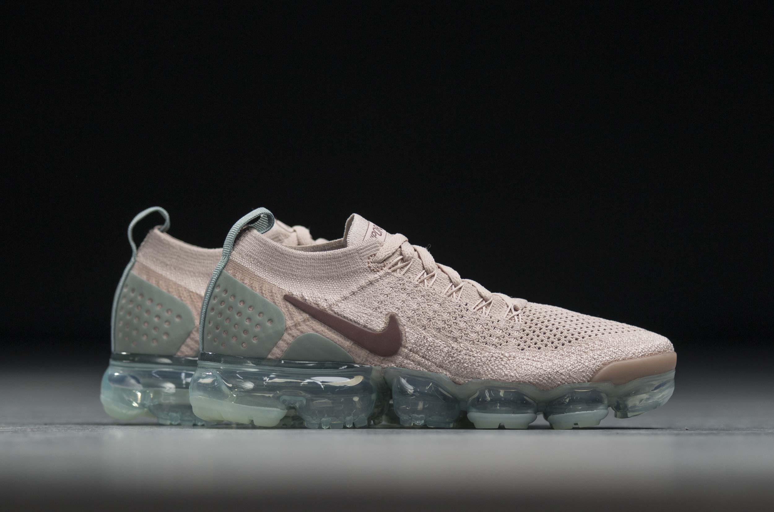 particle beige vapormax